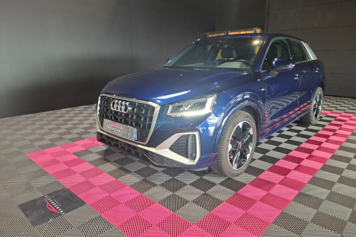 AUDI Q2
