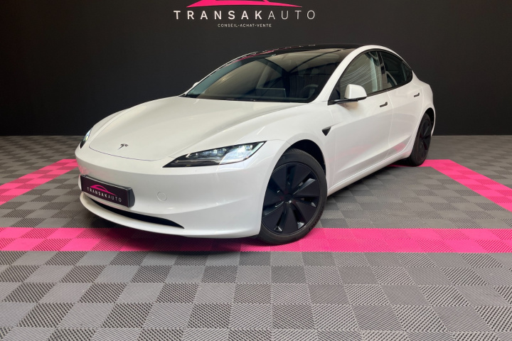 TESLA MODEL 3